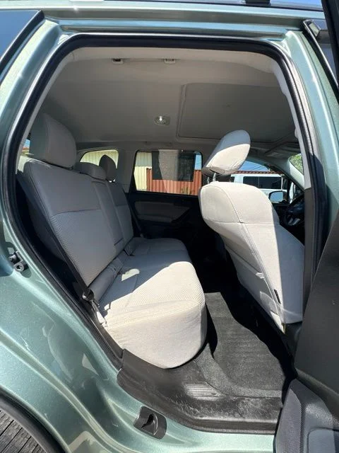 Used 2018 Green Subaru 2.5i Premium image 16