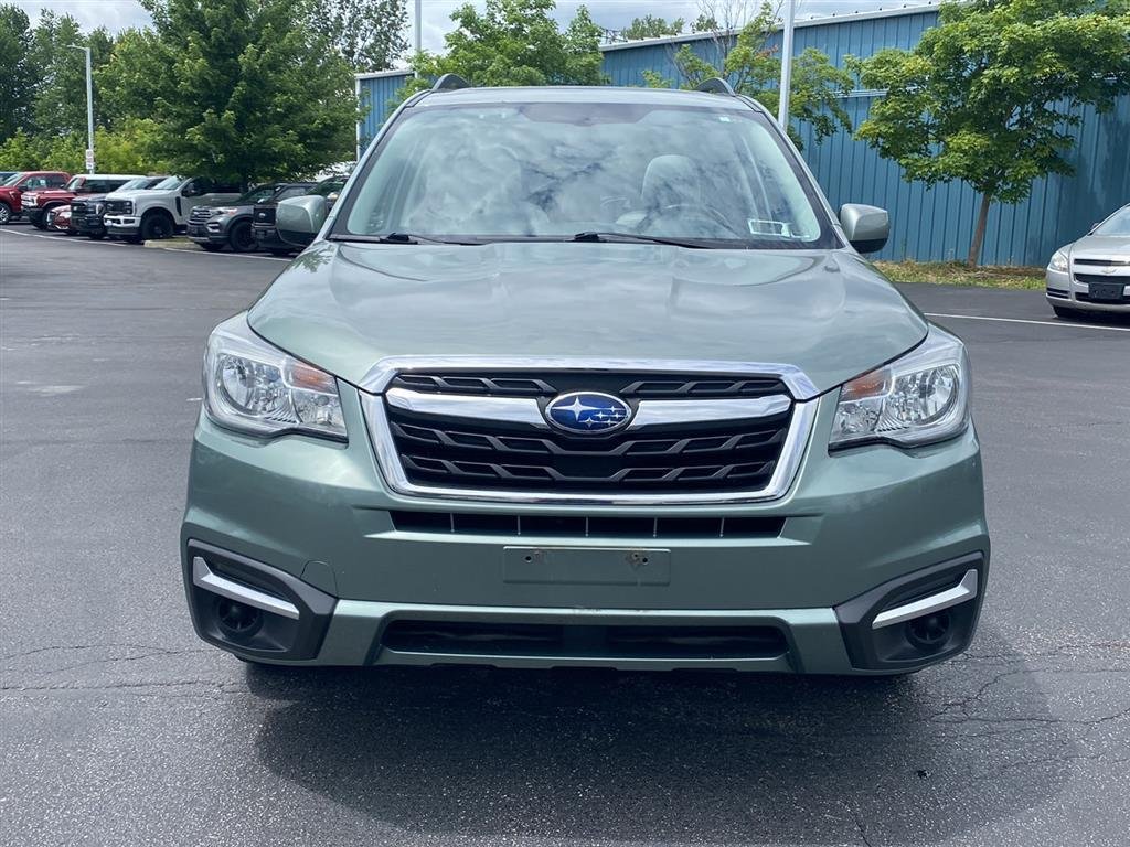 Used 2018 Jasmine Green Metallic Subaru Premium image 6