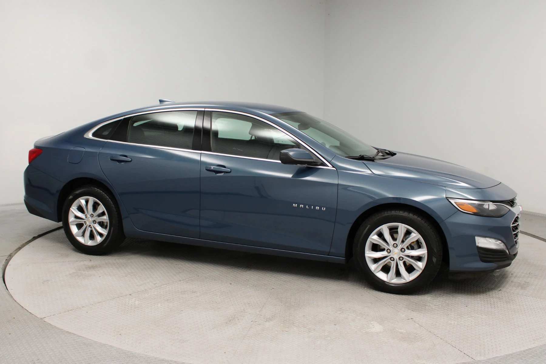 Used 2024 Lakeshore Blue Metallic Chevrolet 4dr Sdn 1LT image 25