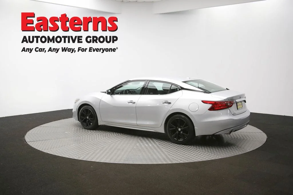 Used 2018 Silver Nissan 3.5 S image 62