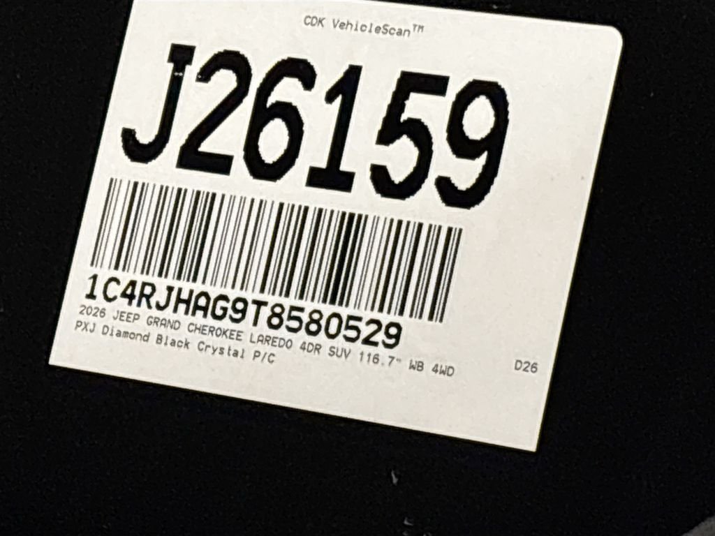New 2026 Diamond Black Crystal Pearl-Coat Exterior Paint Jeep Laredo X image 25