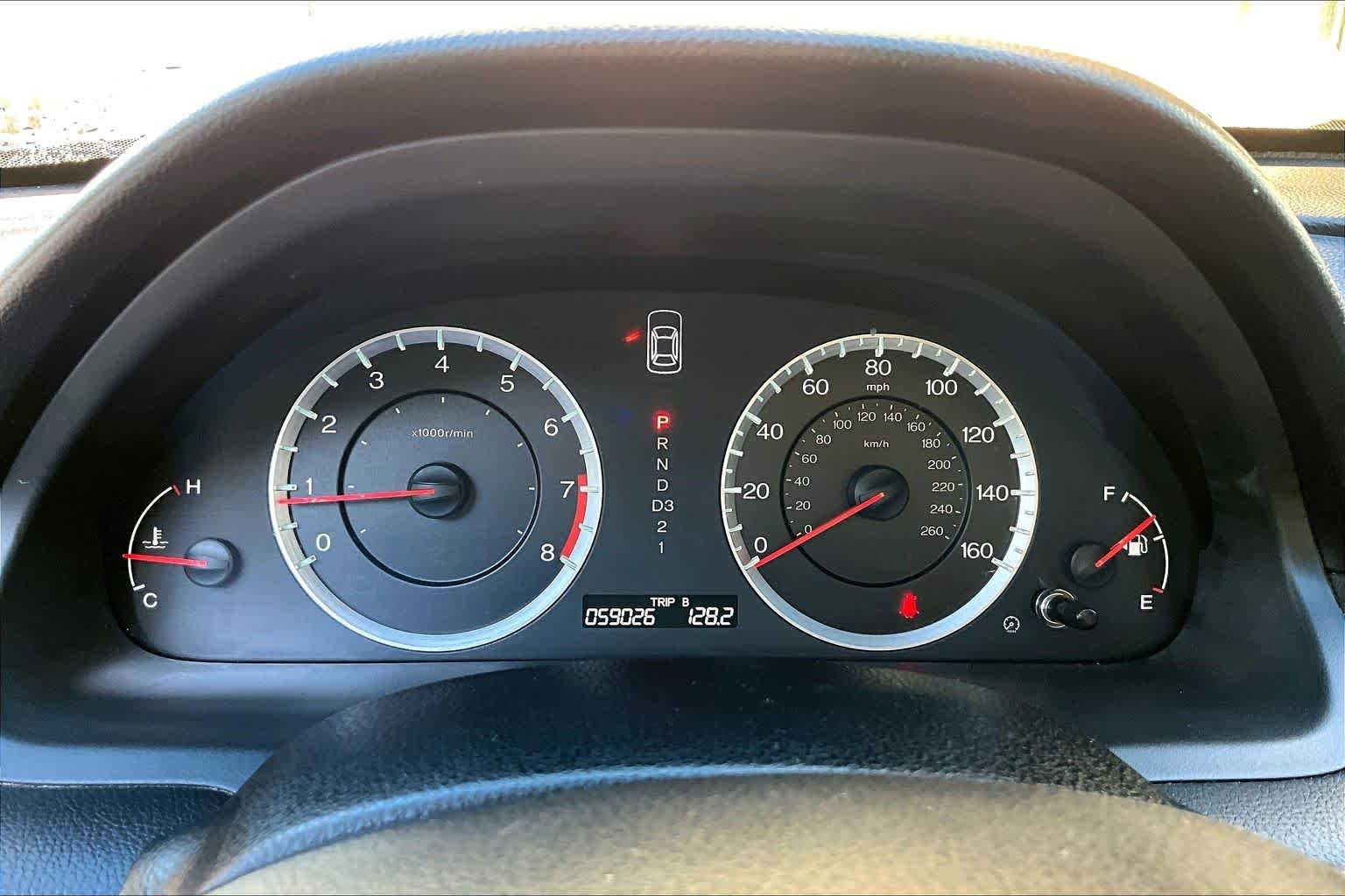 Used 2012 Alabaster Silver Metallic Honda SE image 24