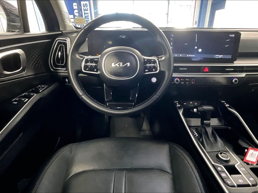 Used 2024 Black Kia S image 17