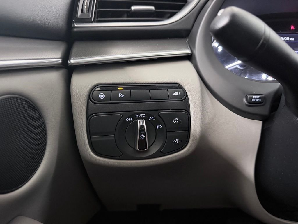 Used 2023 Gray INFINITI LUXE image 23