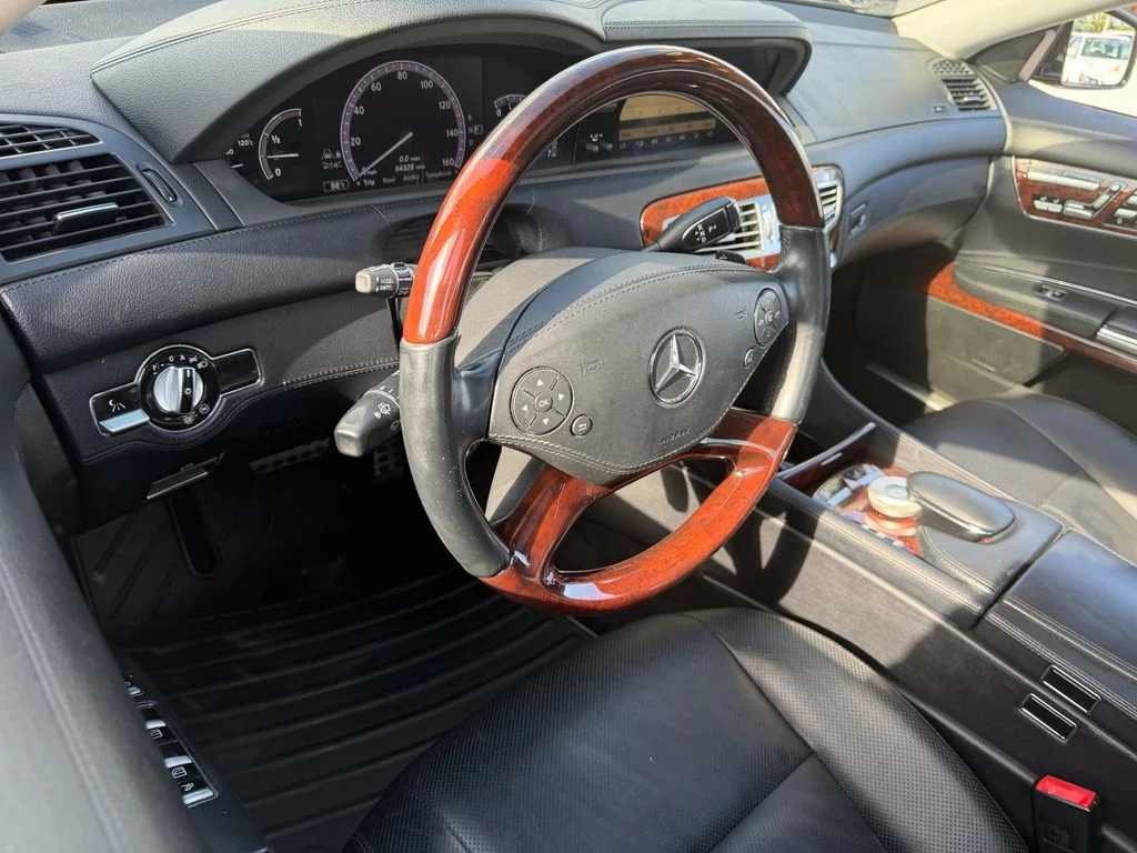Used 2013 Black Mercedes-Benz CL 550 image 7