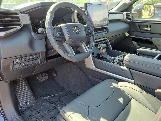 2026 Toyota Tundra Limited - Photo 10