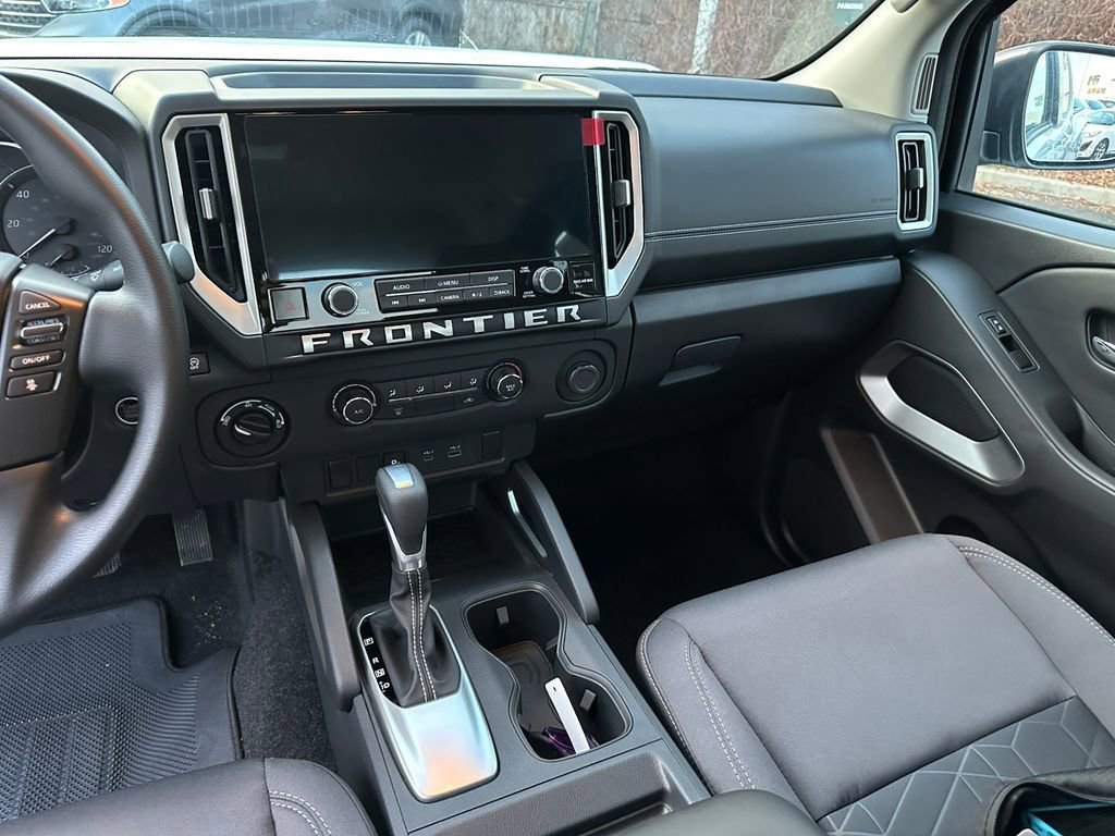 2025 Nissan Frontier SV - Photo 15