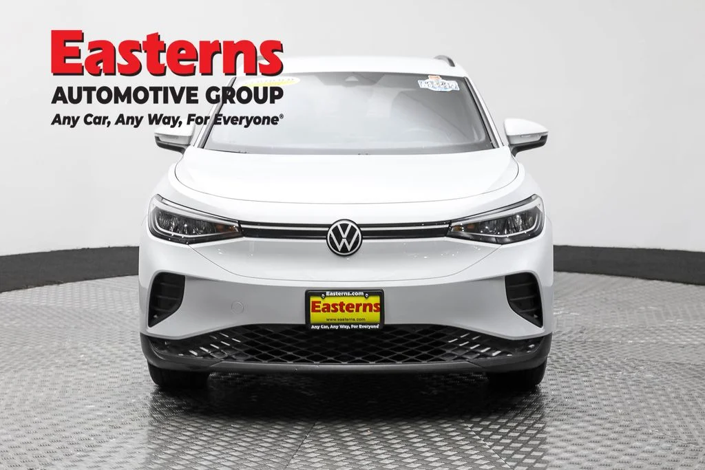 Used 2021 White Volkswagen Pro image 2