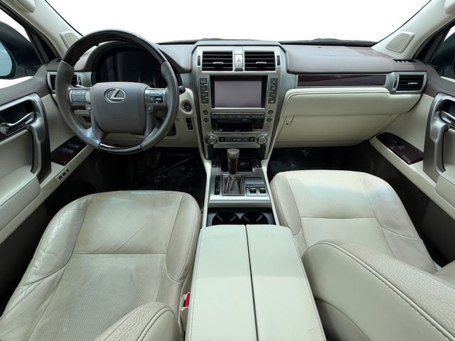 Used 2019  Lexus 460 image 12