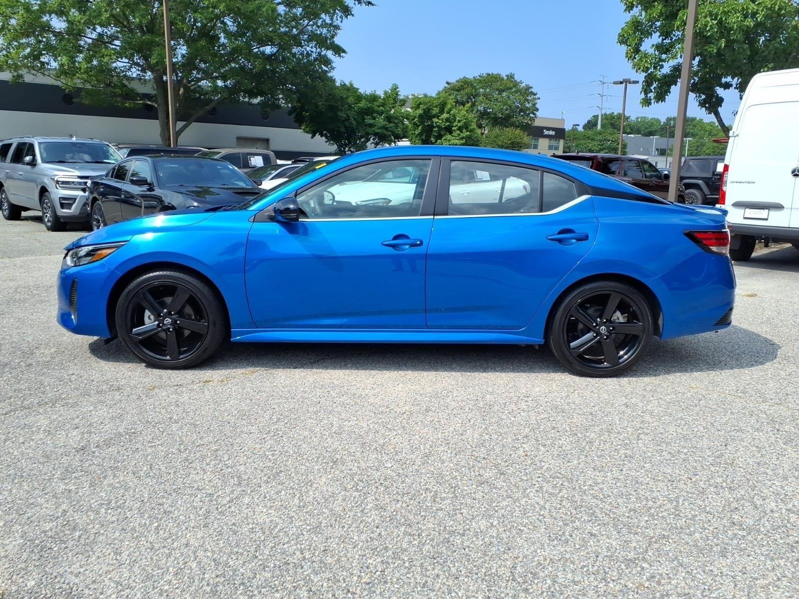 Used 2025 Electric Blue Metallic Nissan SR image 9