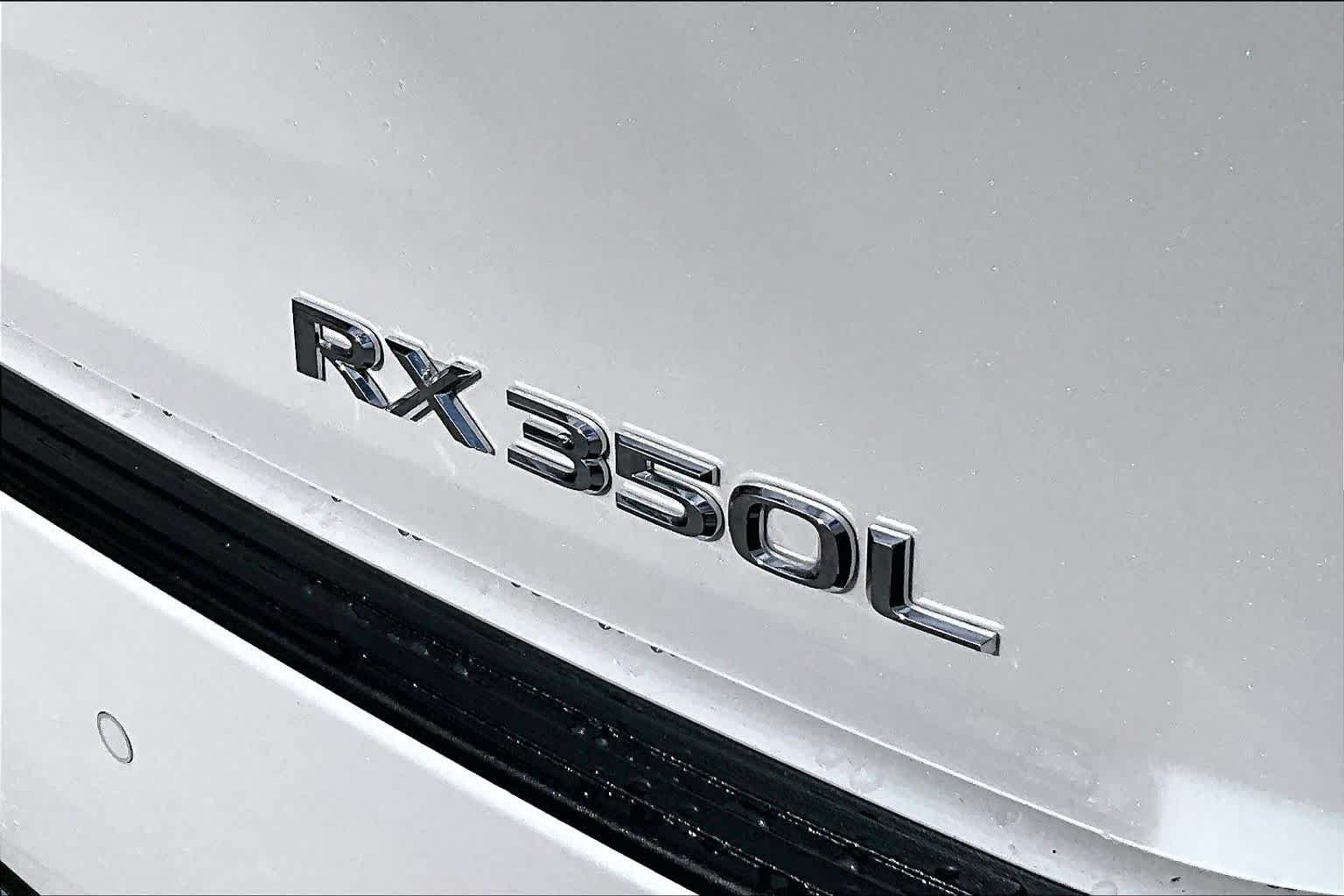 Used 2022 Eminent White Pearl Lexus  image 10