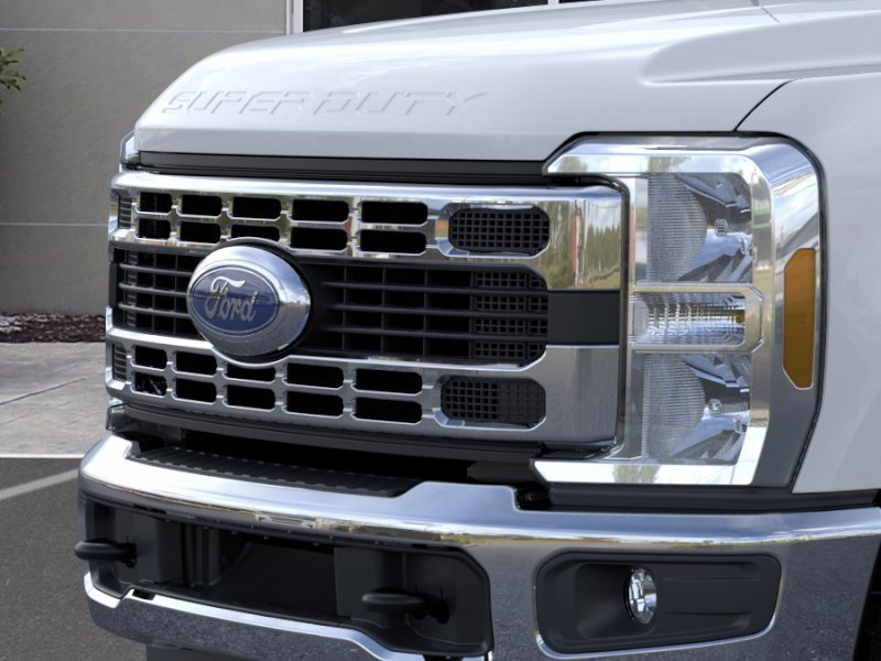 New 2026 Oxford White Ford F-350 image 17
