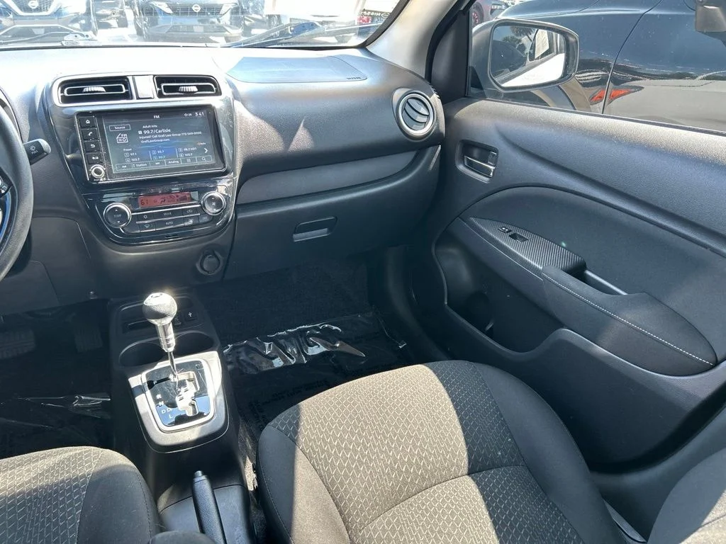 Used 2024 Silver Mitsubishi SE image 11