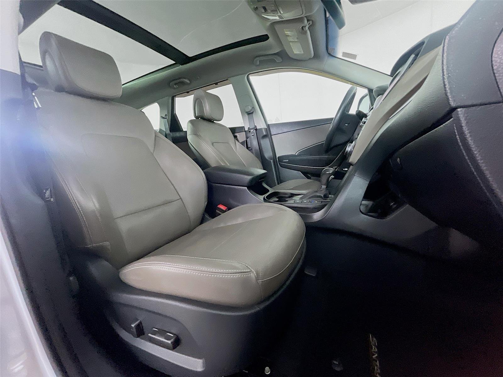 Used 2017  Hyundai Limited Ultimate image 32