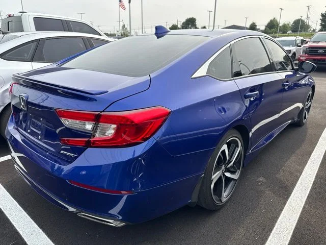 Used 2018 Still Night Pearl Honda Sport image 4