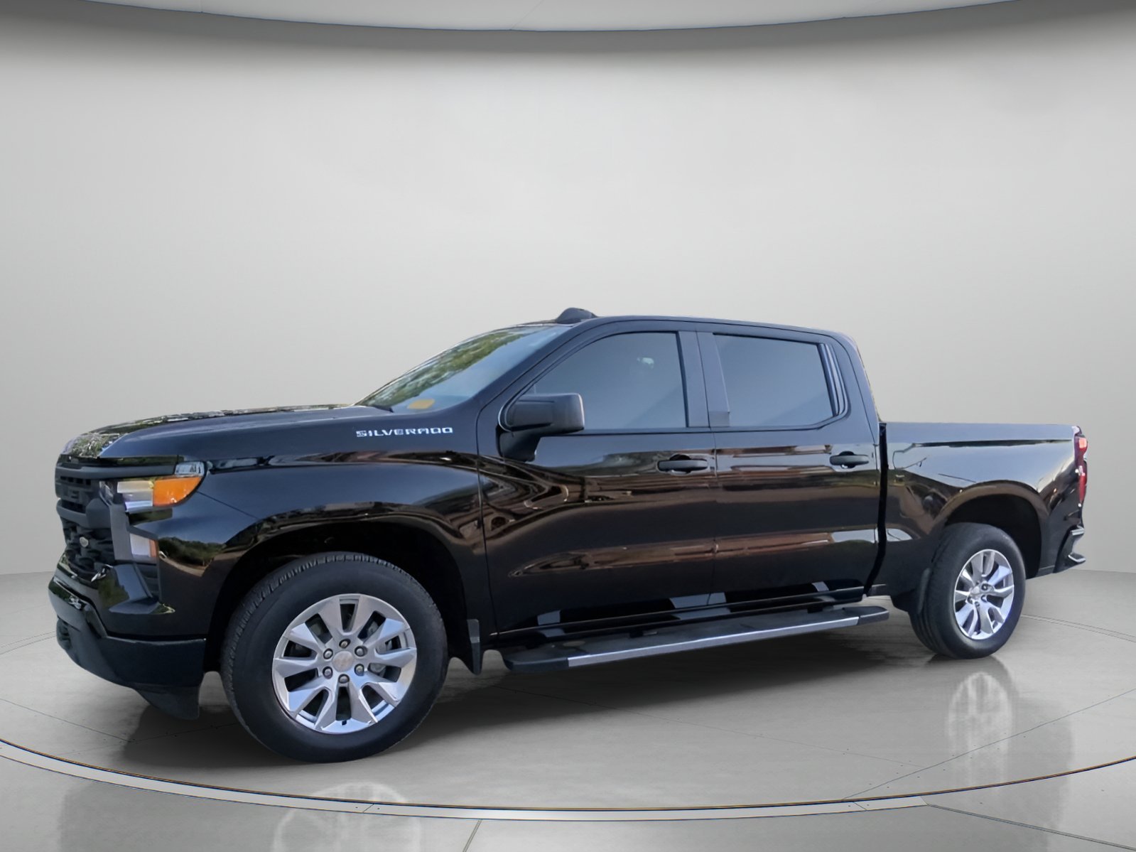 Used 2024 Black Chevrolet Custom Crew Cab Pickup image 9