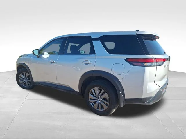 Used 2025 Silver Nissan S image 7