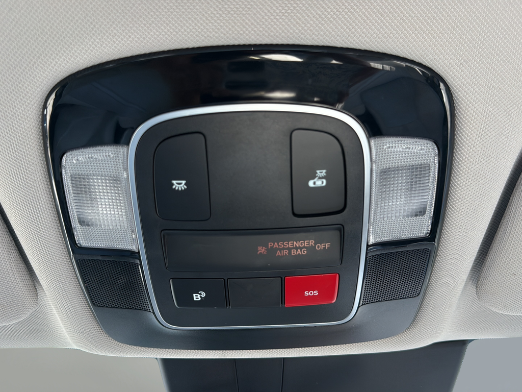 Used 2025 Red Hyundai SEL image 32