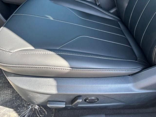 New 2026 Star White Metallic Tri-coat Ford Select image 13