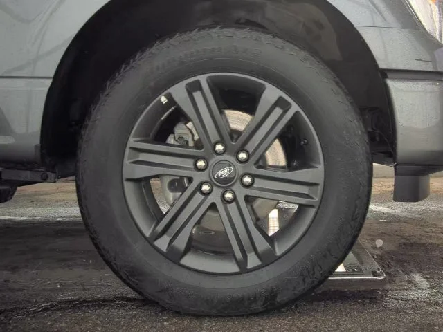 Used 2023 Gray Ford XLT image 15