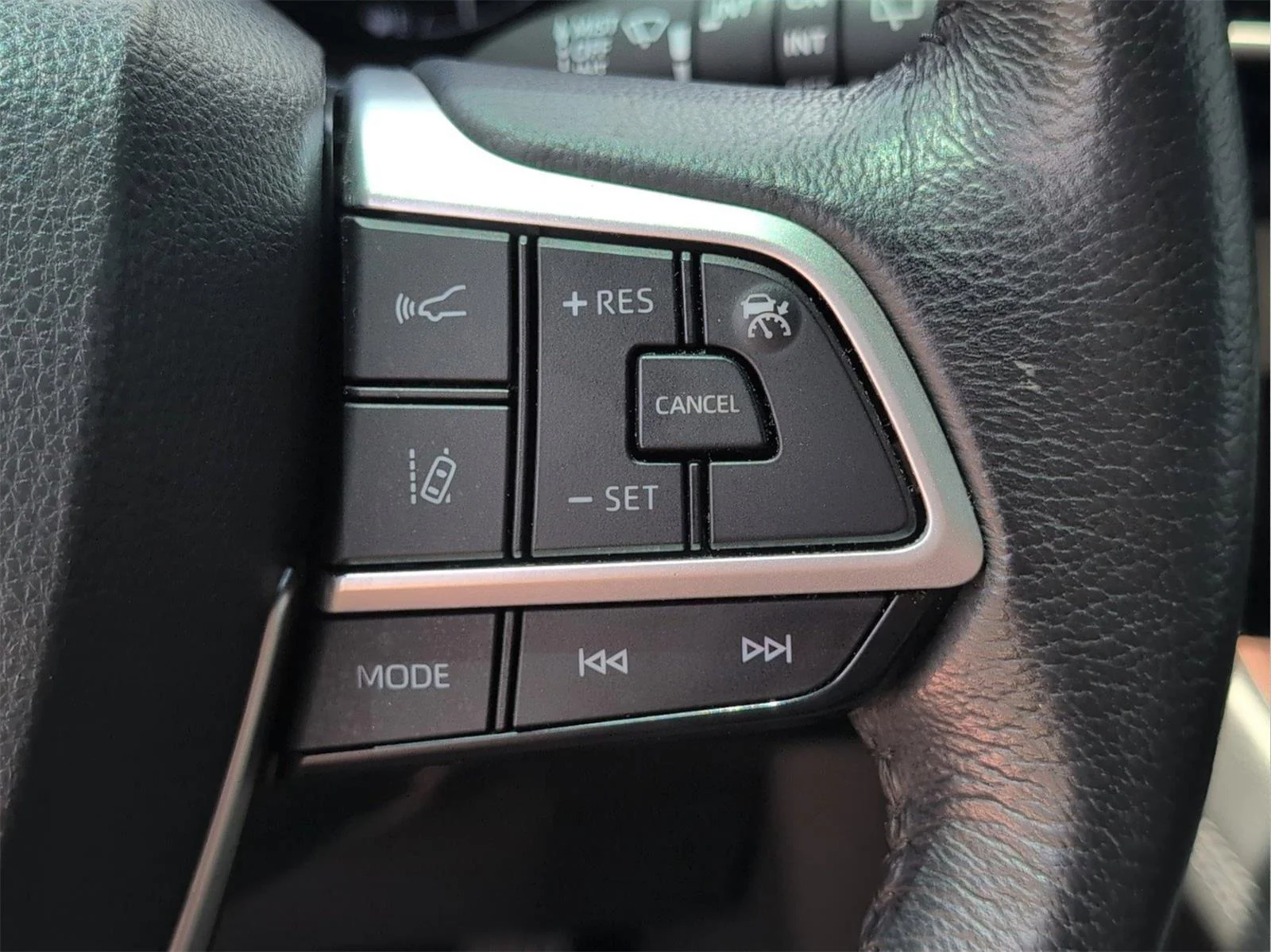 Used 2024 Windchill Pearl Toyota XLE image 25