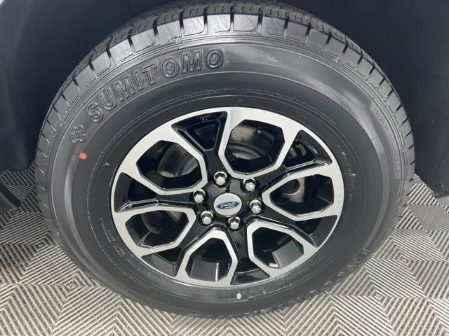 Used 2024 Silver Ford XLT image 10