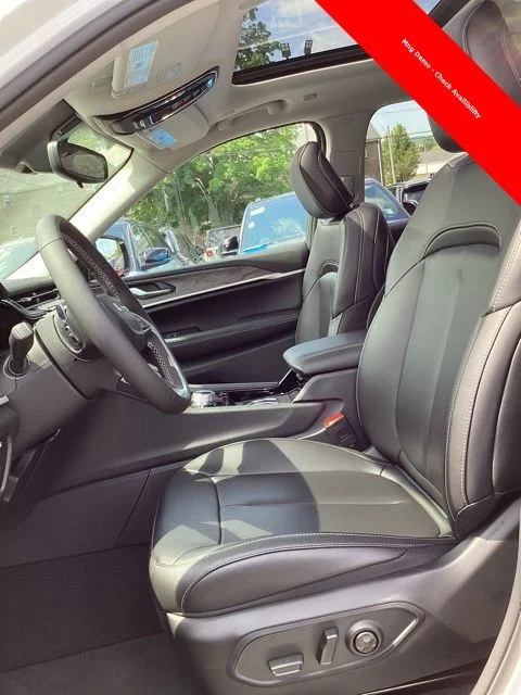Used 2023 White Jeep 4xe image 7