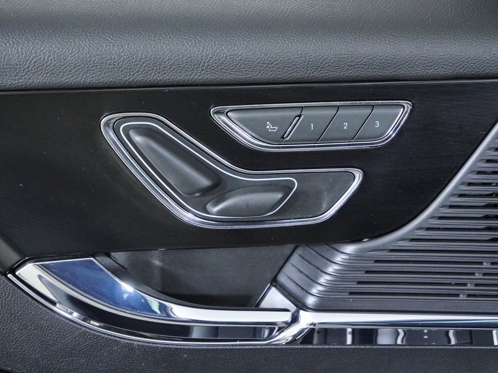 Used 2020 Silver Lincoln Standard image 34