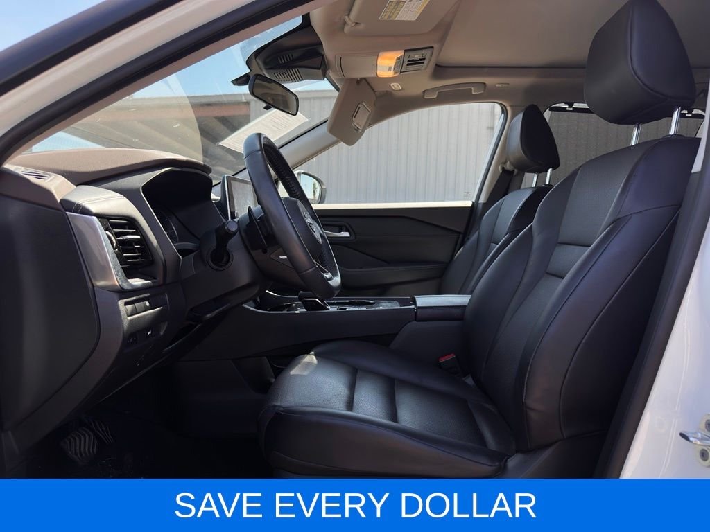 Used 2023 White Nissan SV image 9