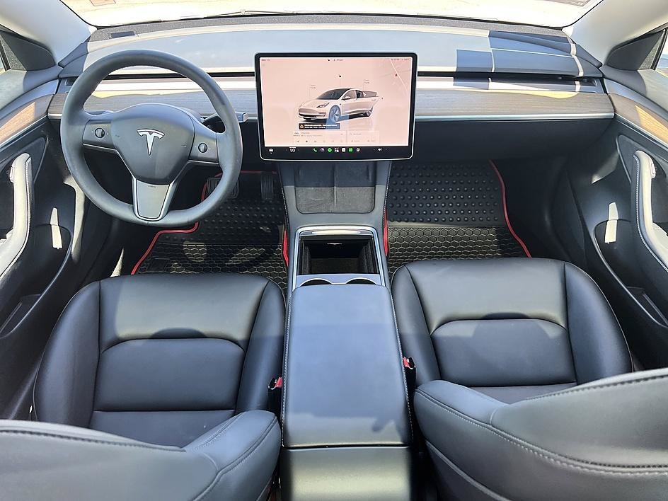 Used 2023 Pearl White Multi-Coat Tesla Base image 18