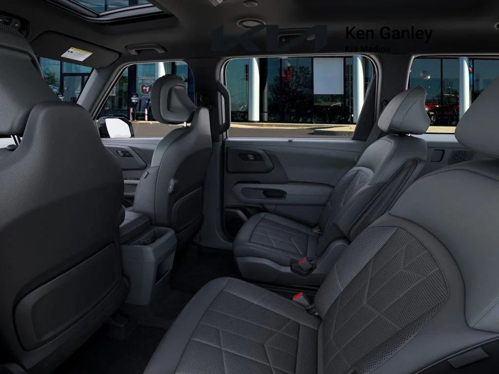 New 2027 Glacial White Pearl Kia X-LINE SX image 18