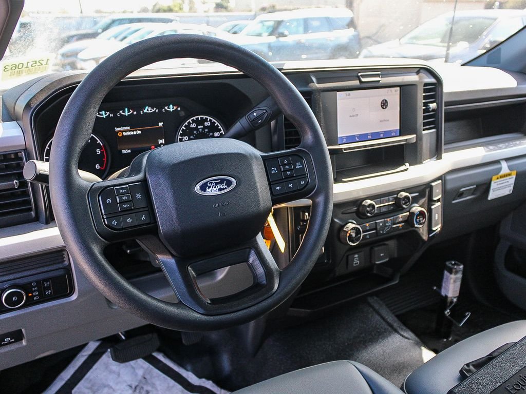 New 2025 Oxford White Ford XL image 19