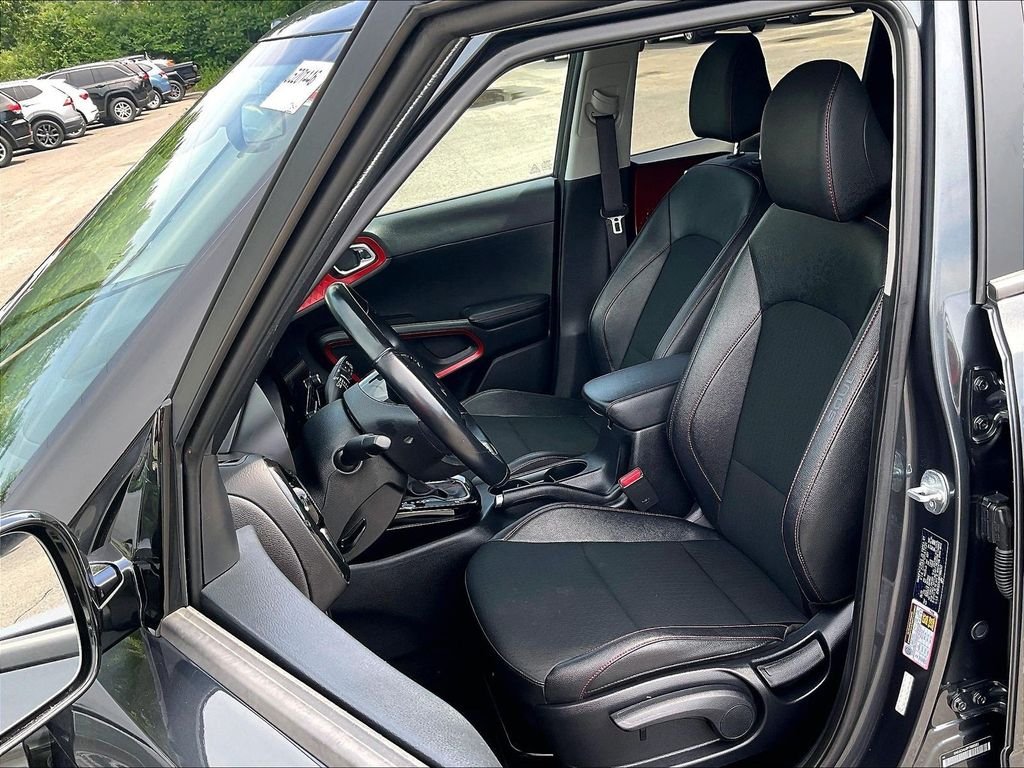 Used 2023 Gray Kia GT-Line image 10