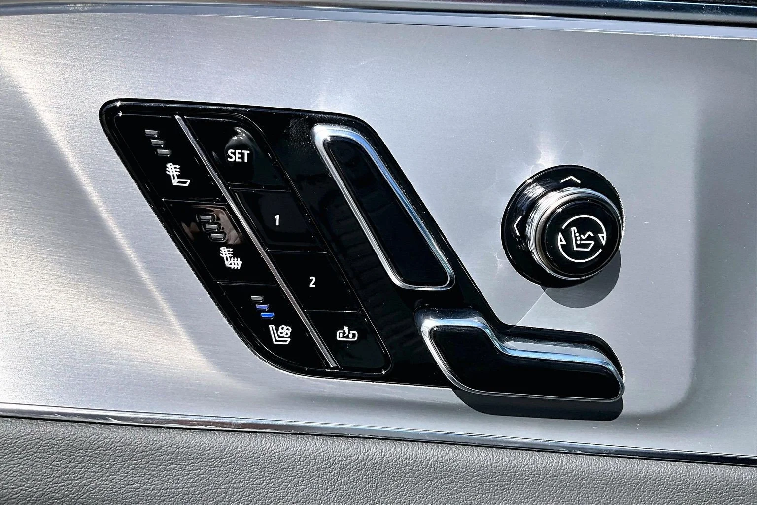 2027 Cadillac LYRIQ Premium Luxury - Photo 16