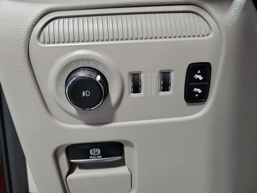 Used 2023 Red Jeep Series II image 43