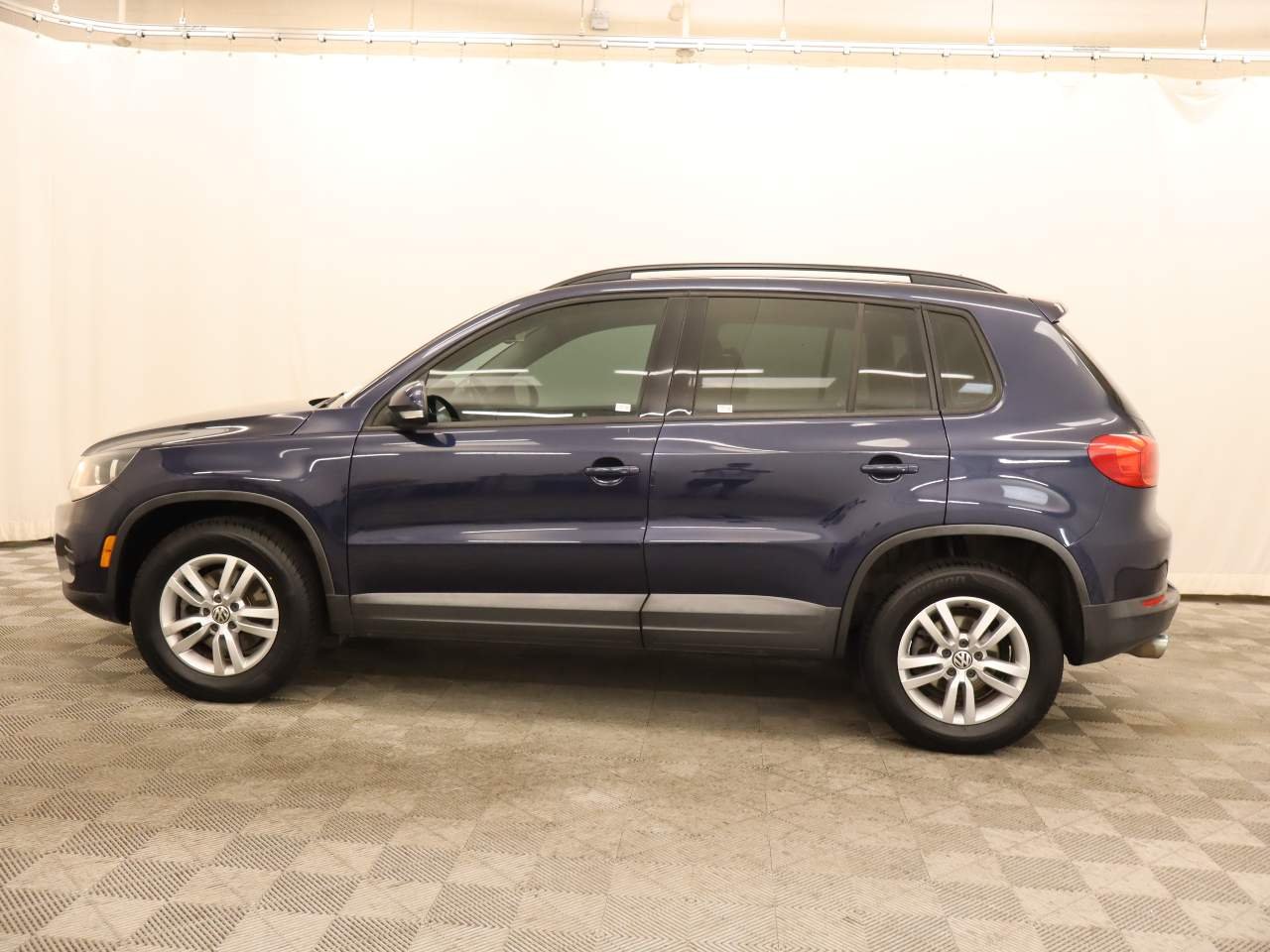 Used 2016 Volkswagen Tiguan S with VIN WVGBV7AX3GW564128 for sale in Scottsdale, AZ