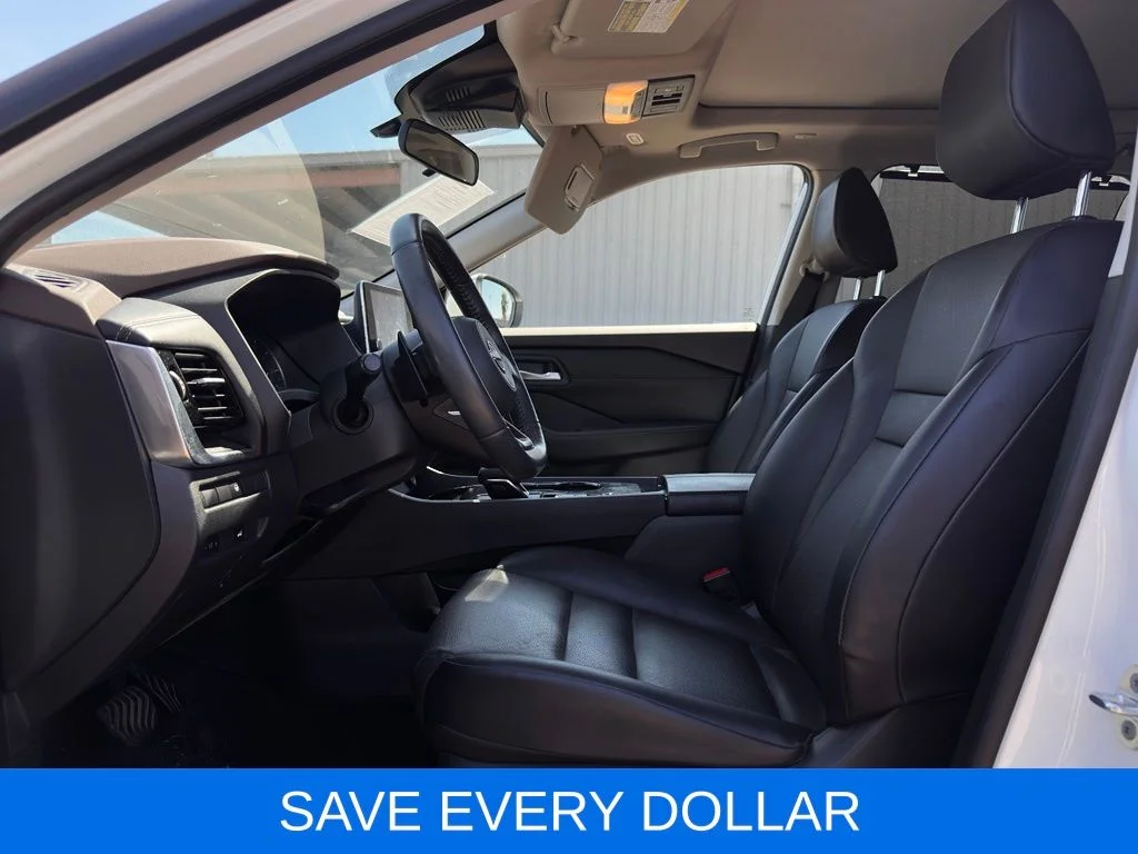 Used 2023 White Nissan SV image 9