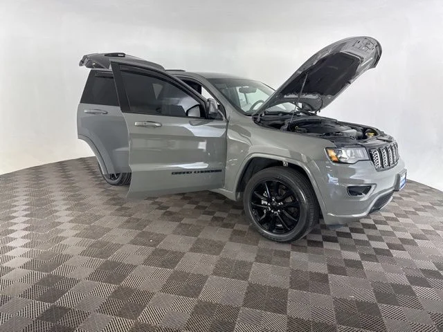 Used 2020 Gray Jeep Altitude image 14