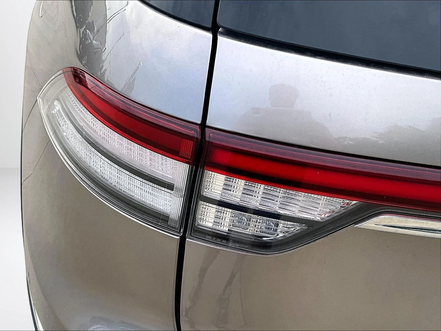 Used 2020 Beige Lincoln Reserve image 30