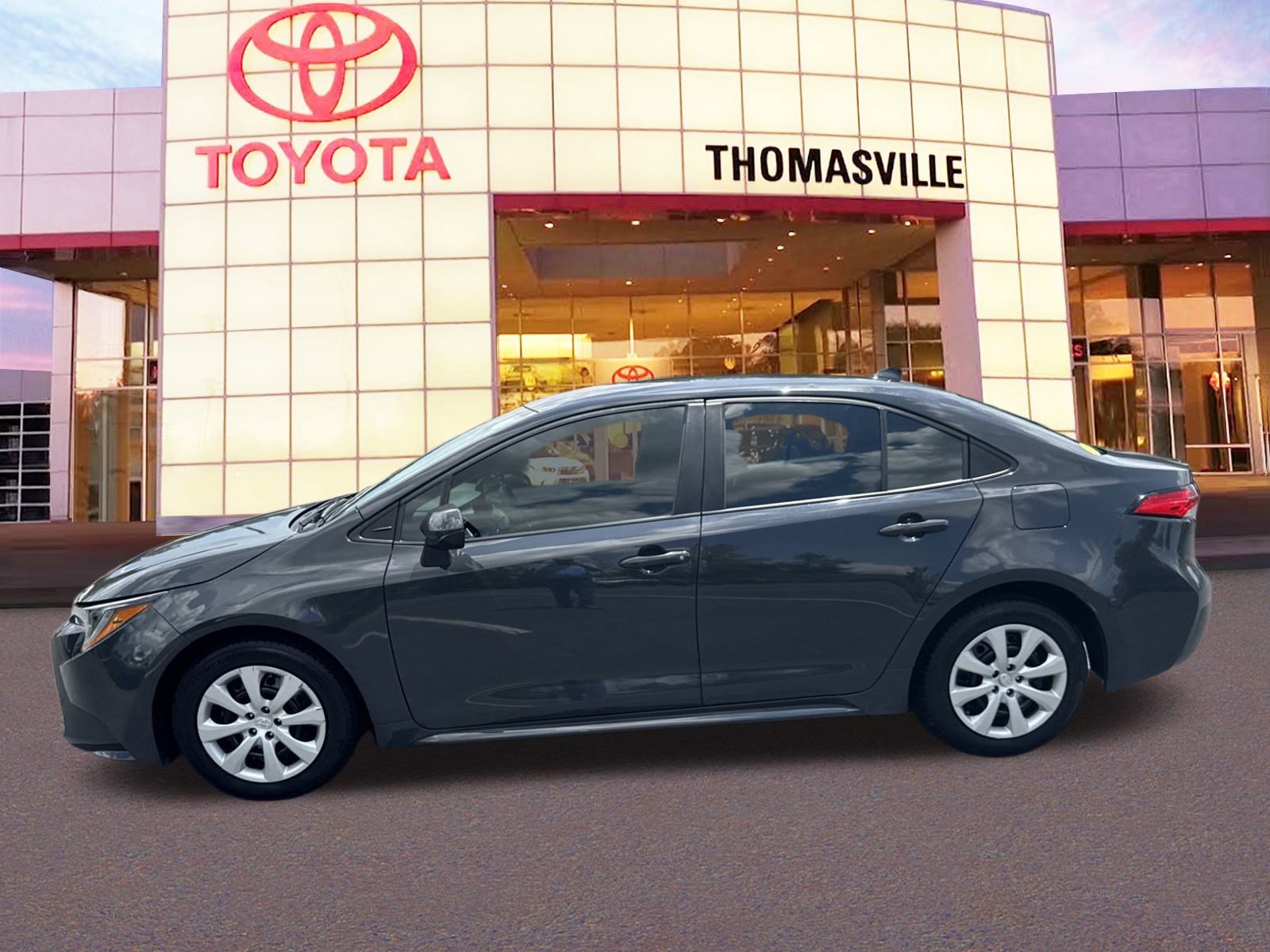 Used 2024  Toyota  image 8