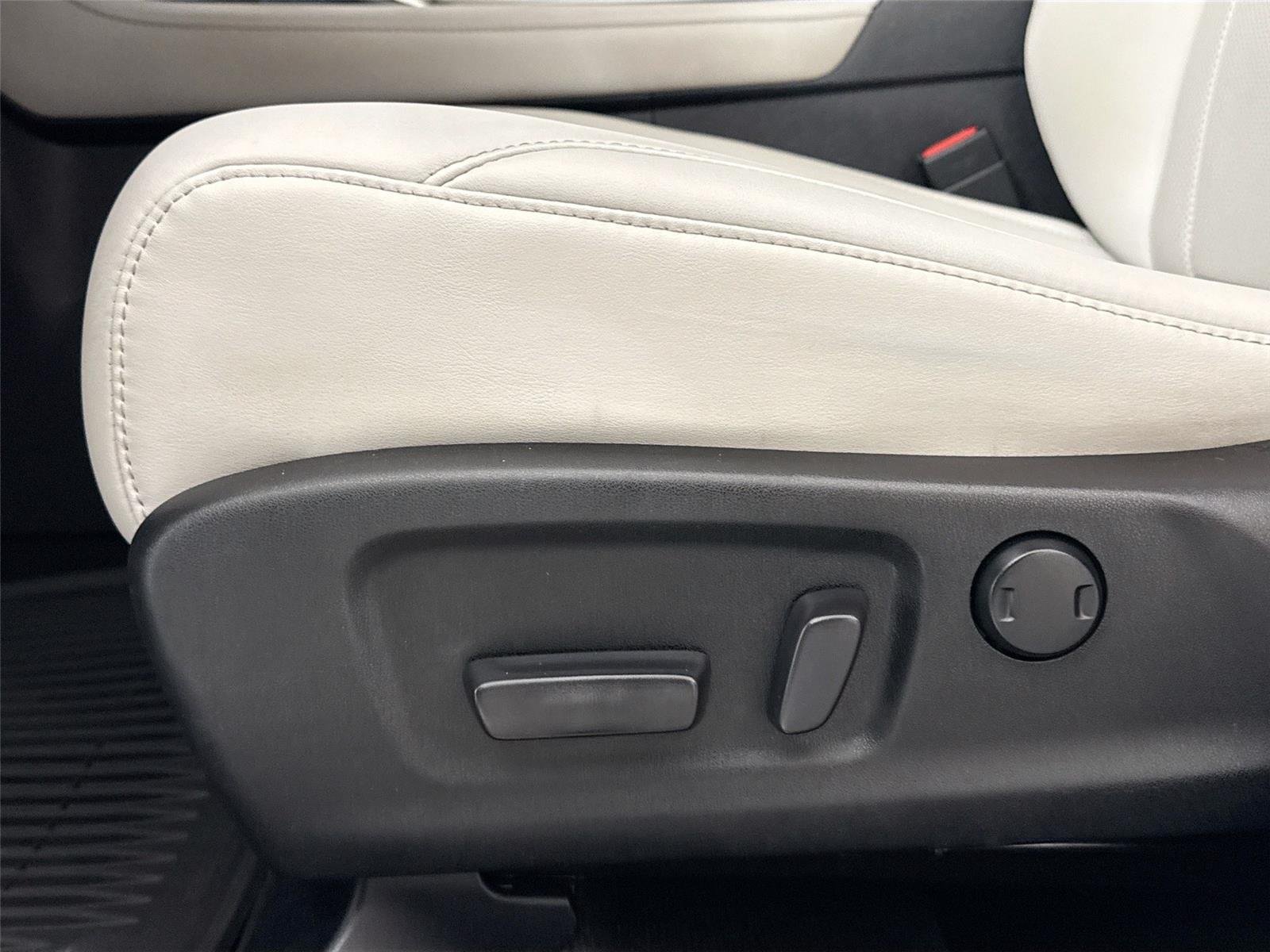 Used 2020 Eminent White Pearl Lexus RX 350 image 28