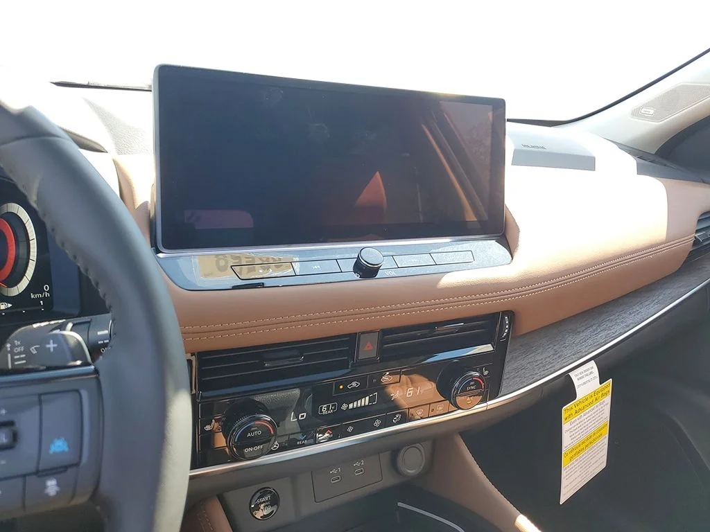 New 2026 Everest White Pearl TriCoat / Super Black Two-tone Nissan Platinum image 16