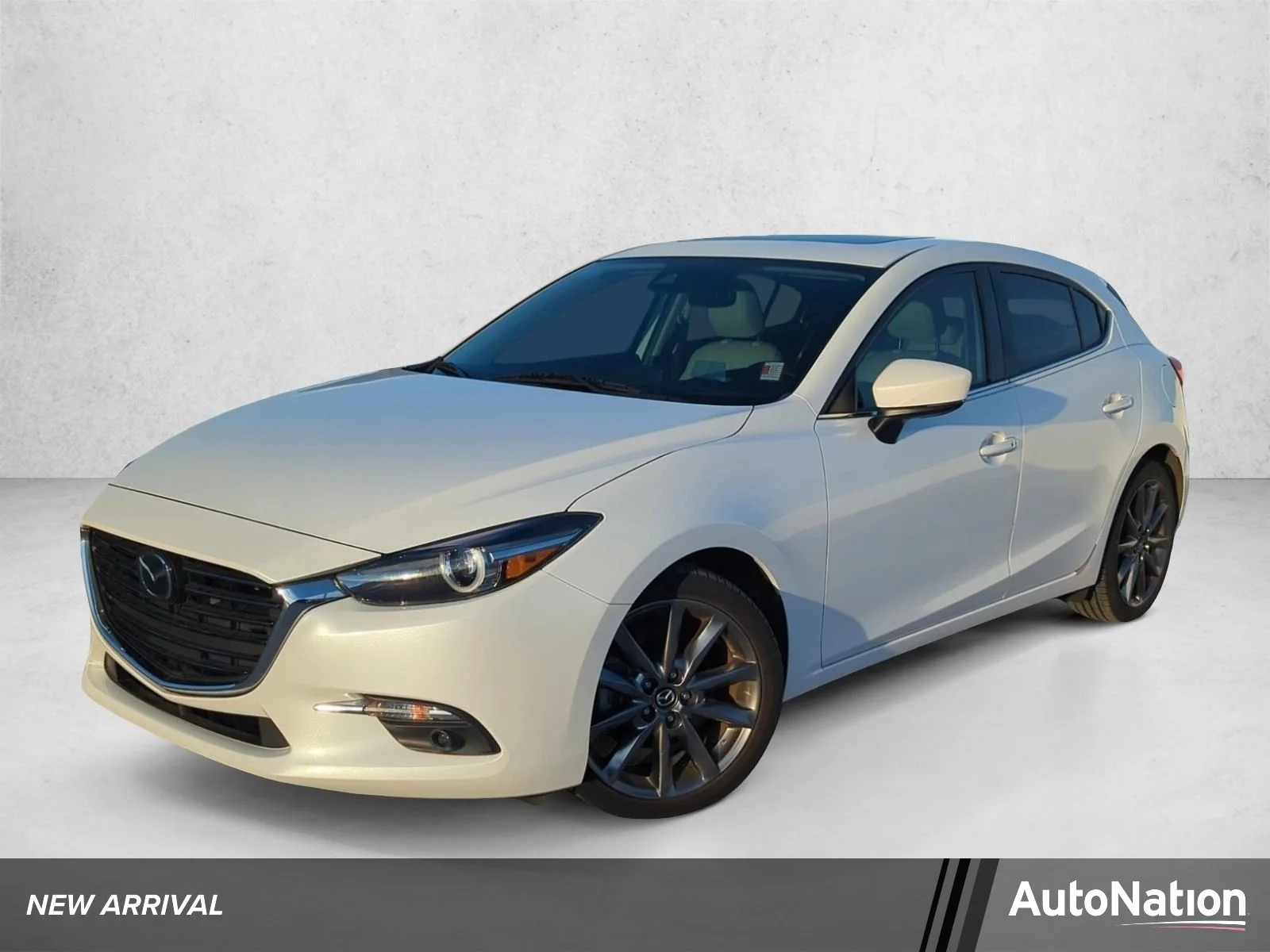 Used 2018 Snowflake White Pearl Mica Mazda Grand Touring image 1