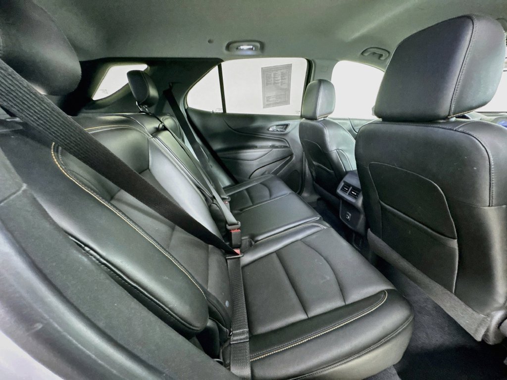Used 2020 Iridescent Pearl Tricoat Chevrolet Premier image 32