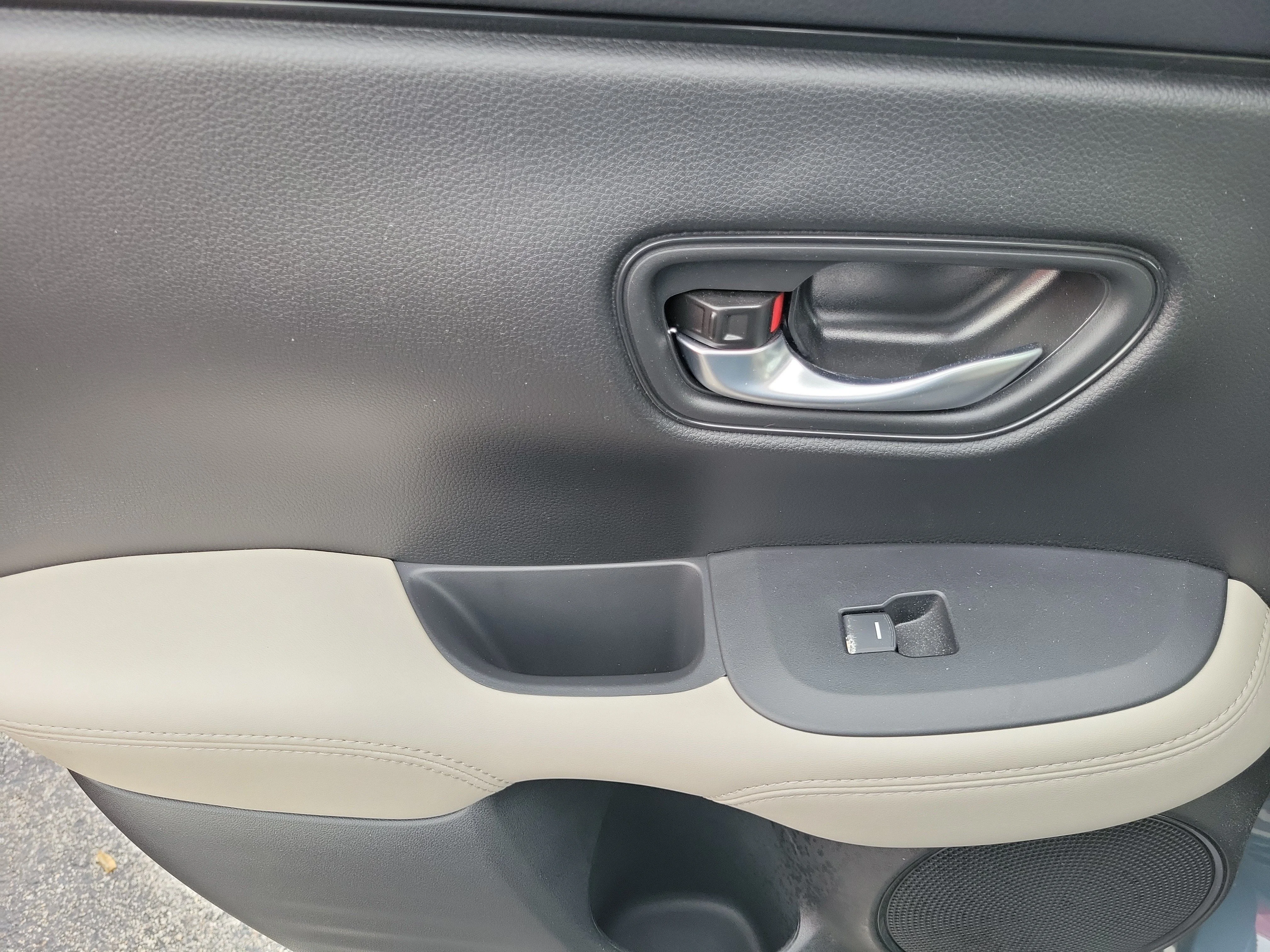 2025 Honda HR-V LX - Photo 18