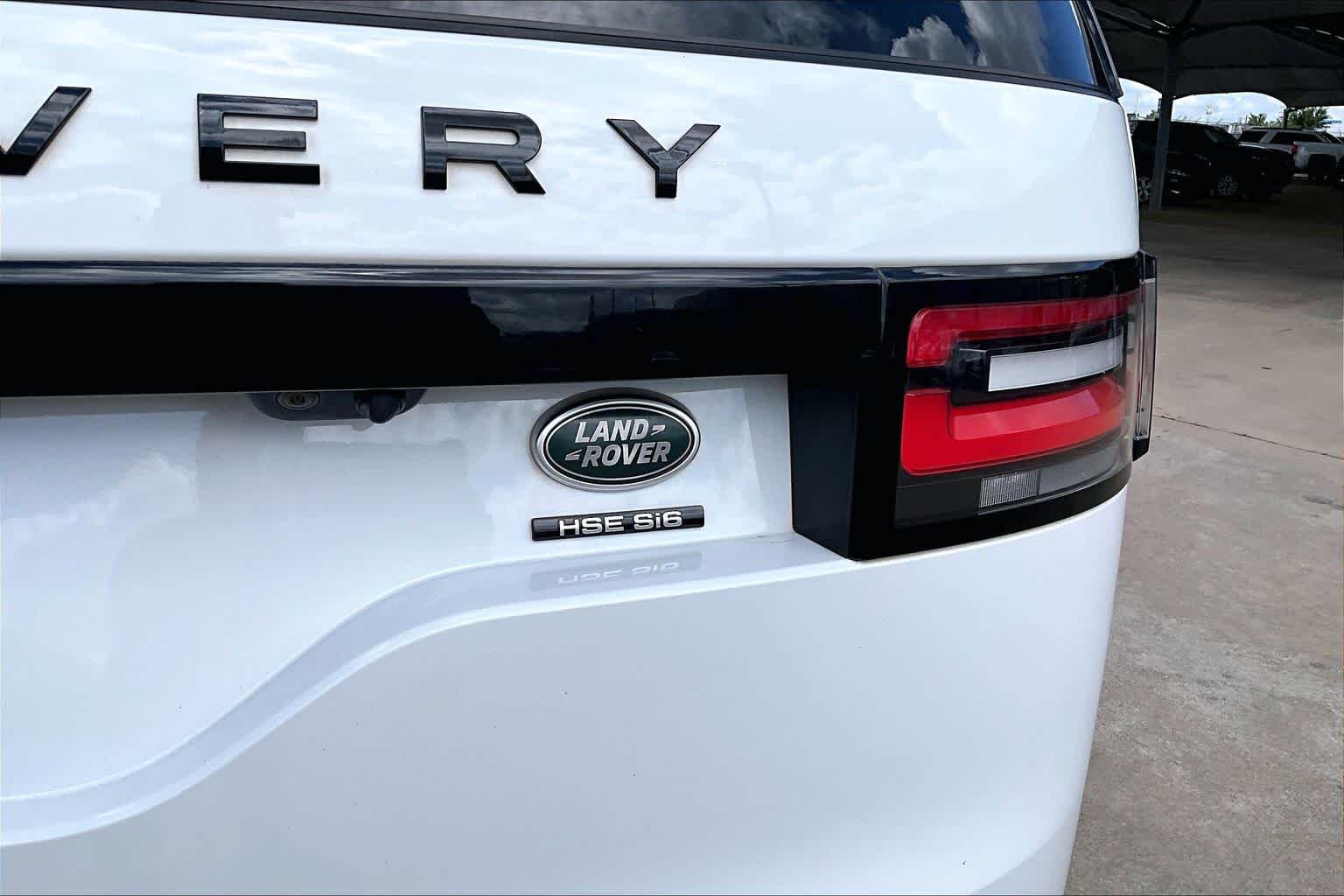 Used 2018 Fuji White Land Rover HSE Luxury image 31
