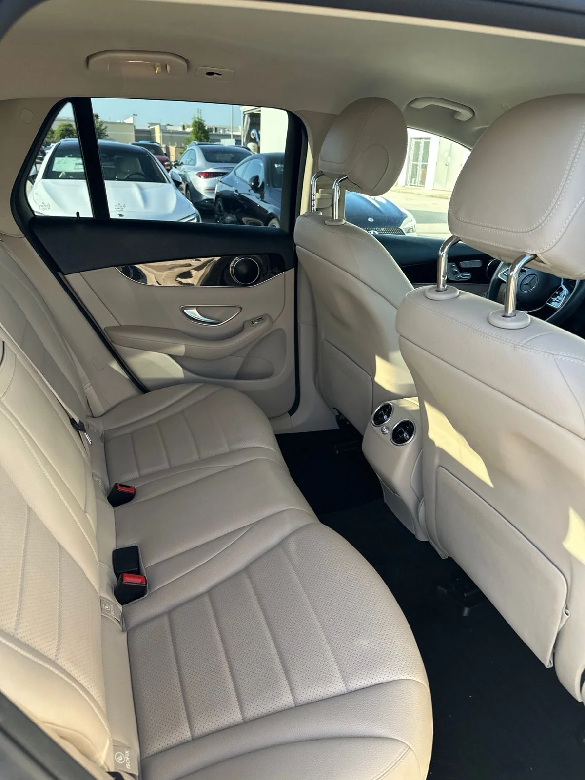 Used 2020 White Mercedes-Benz GLC 300 image 8