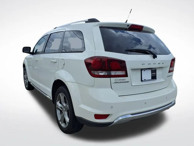 Used 2017 White Dodge Crossroad image 15