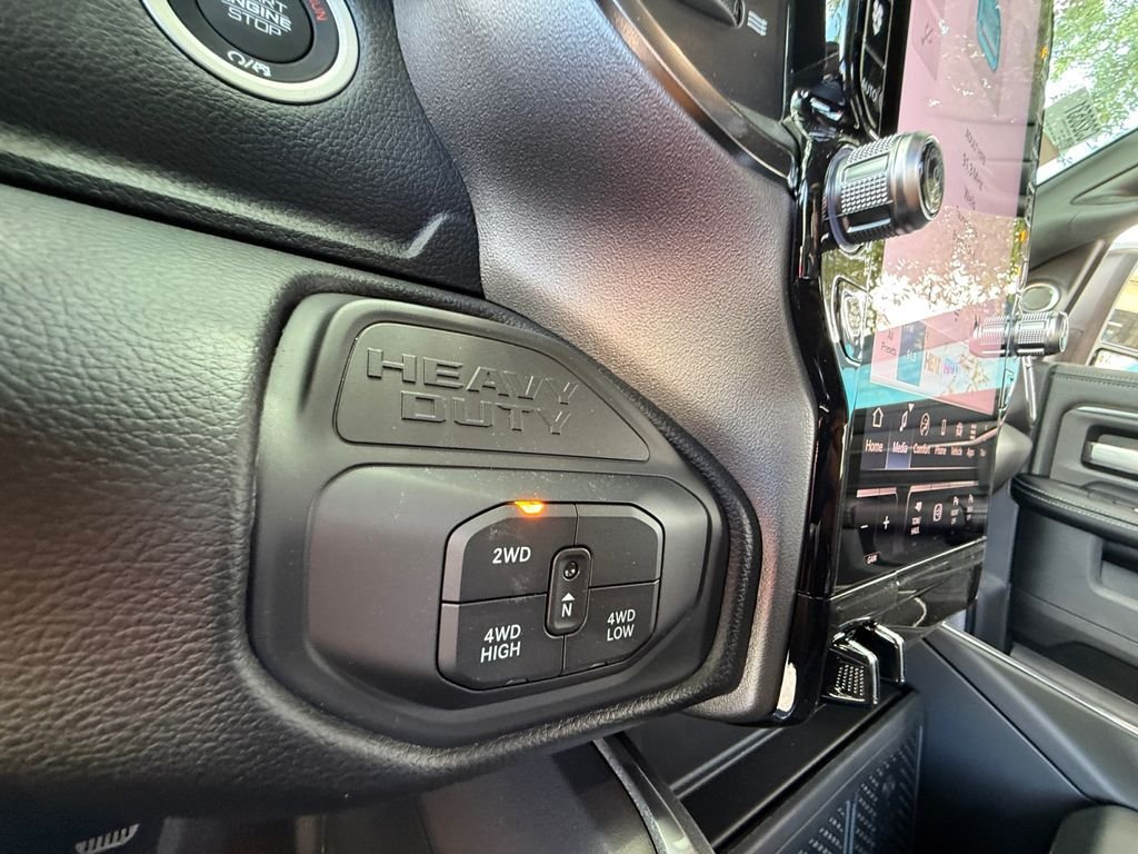New 2026 Diamond Black Crystal Pearl-Coat Exterior Paint RAM Laramie image 22