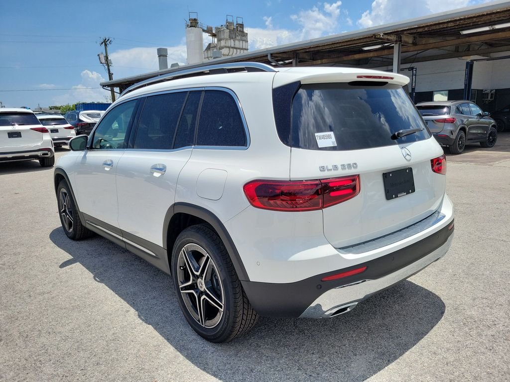 New 2026 Polar White Mercedes-Benz GLB 250 image 4
